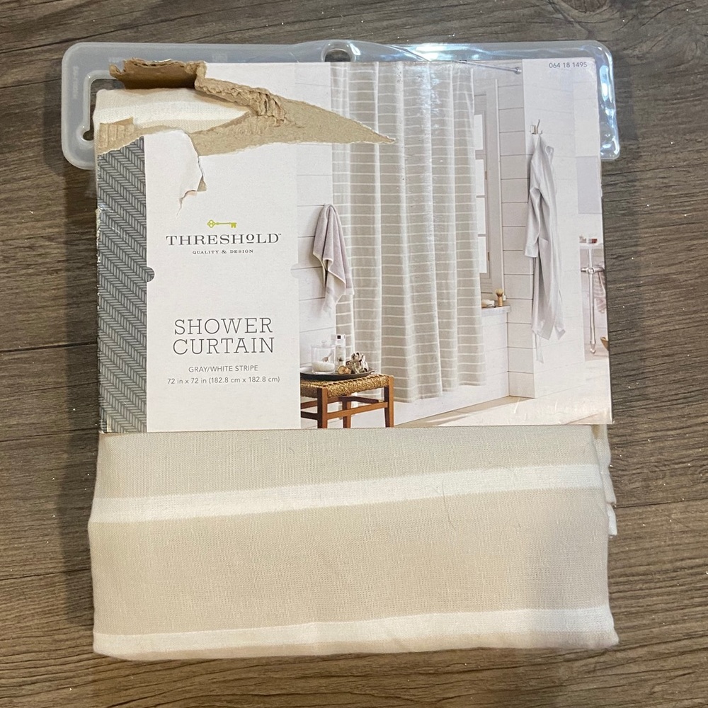 NWOT Threshold Shower Curtain
